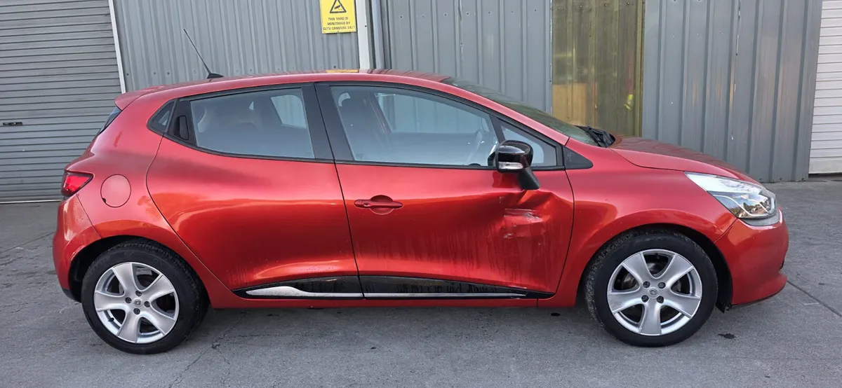 132 RENAULT CLIO - Image 4
