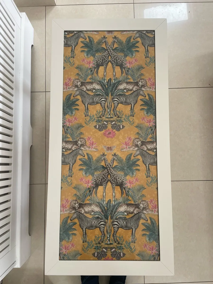 Glass topped coffee table with jungle theme - Image 3