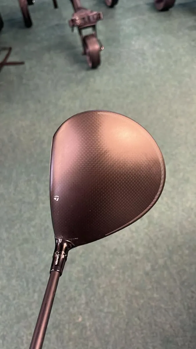 AS NEW Taylormade Qi4D 10.5 Reg NEW €629 Now €499 - Image 3