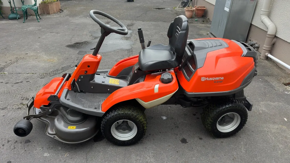 Husqvarna R214T Hydrostatic Ride on Mower - Image 3