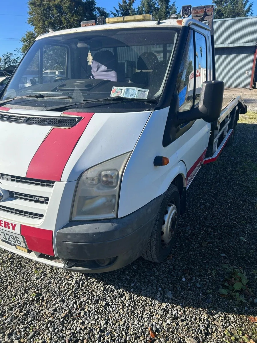 Recovery truck - Image 2