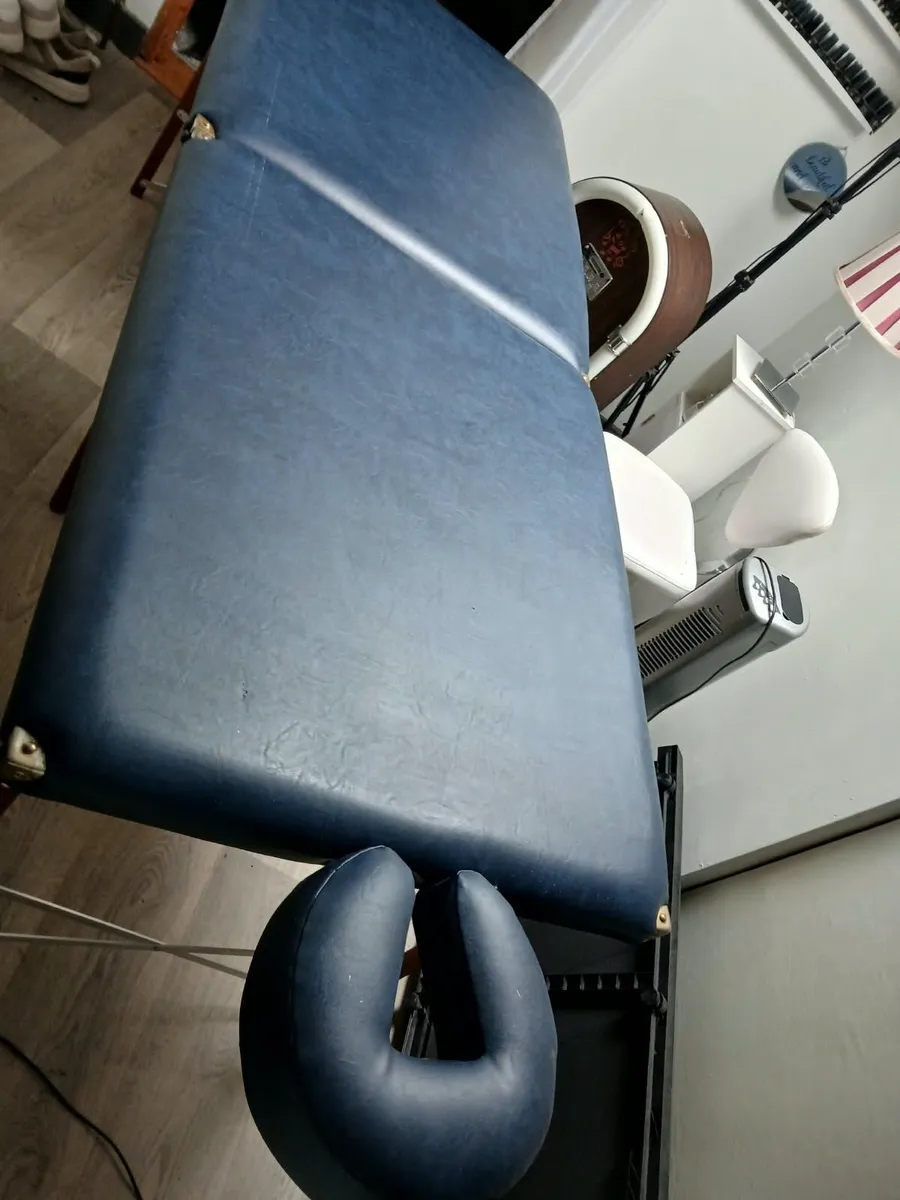 Beautician/massage table - Image 2
