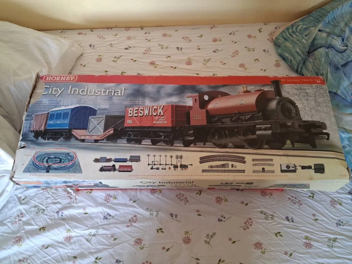 Hornby train set - Image 1