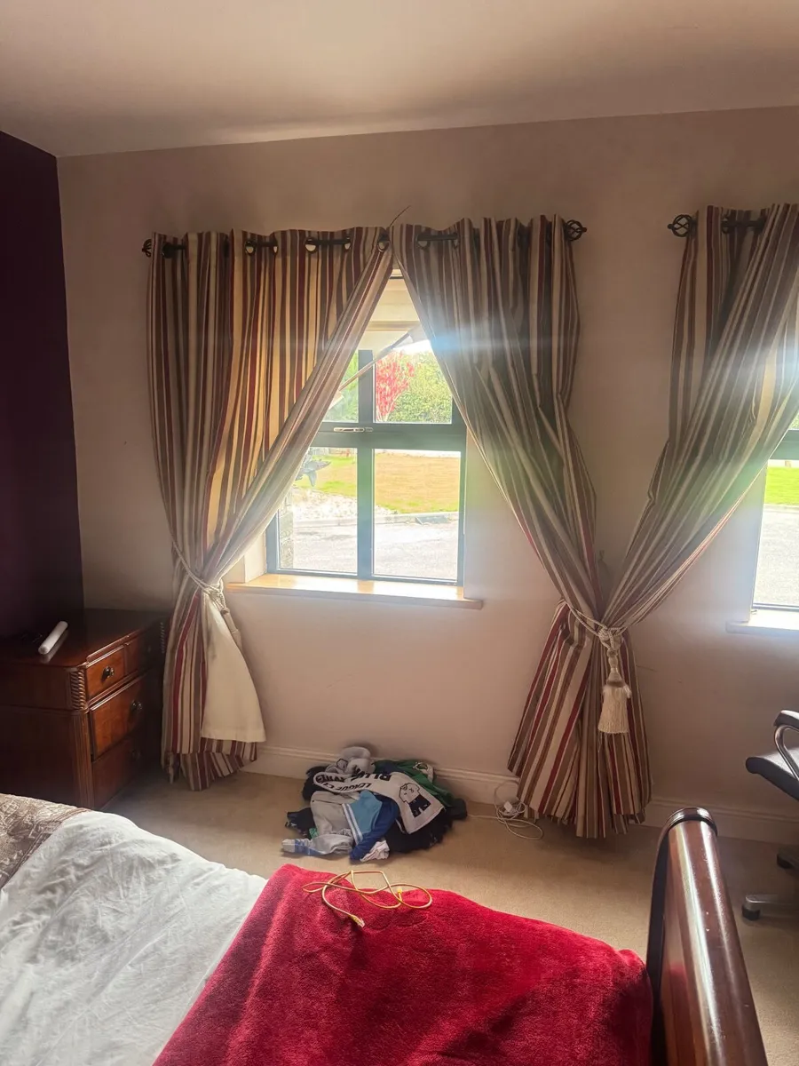 2 sets of Curtains - Image 3