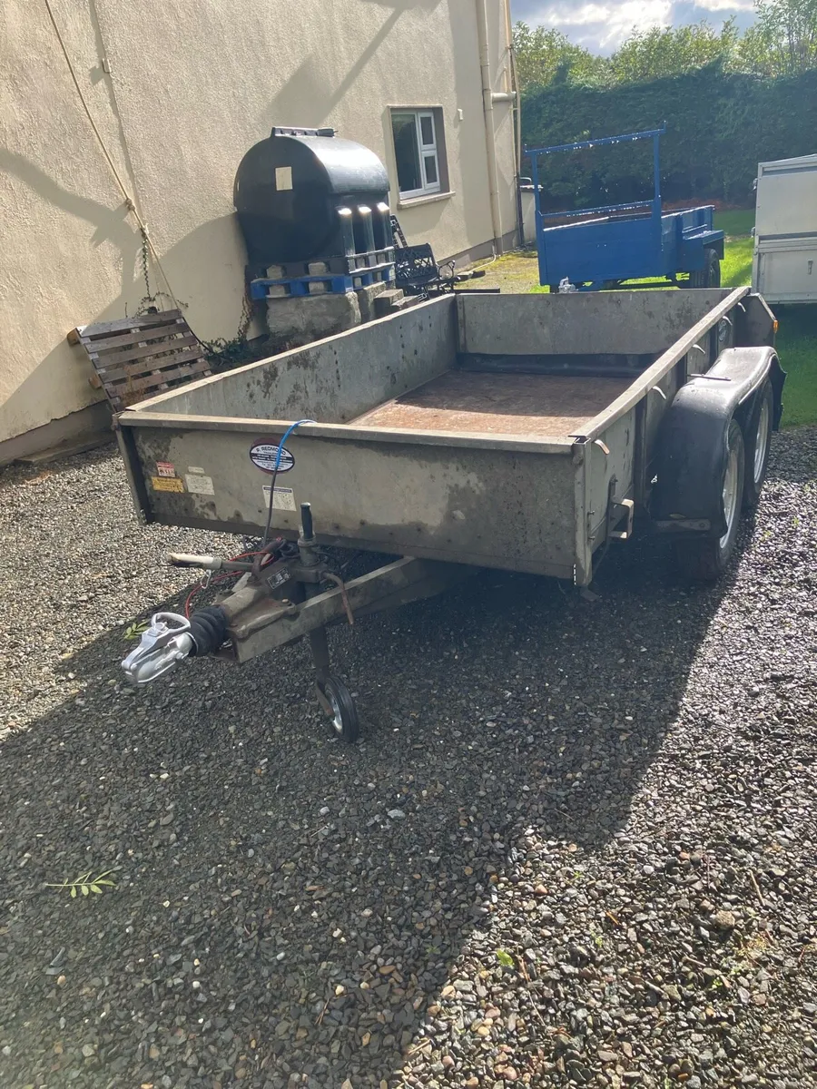 Trailers - Image 2