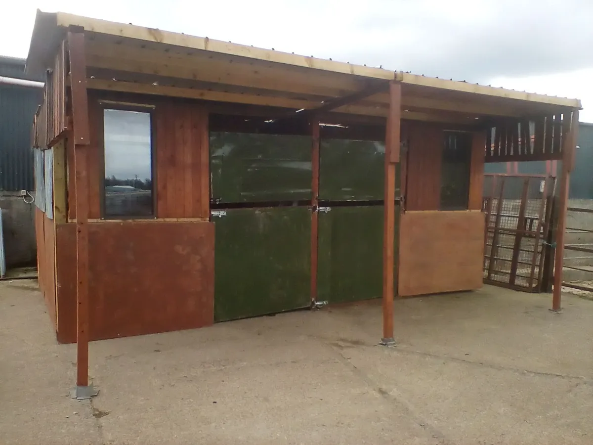 Shed or stable block - Image 1