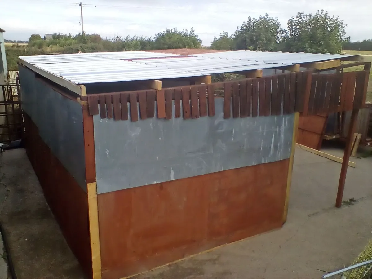 Shed or stable block - Image 3