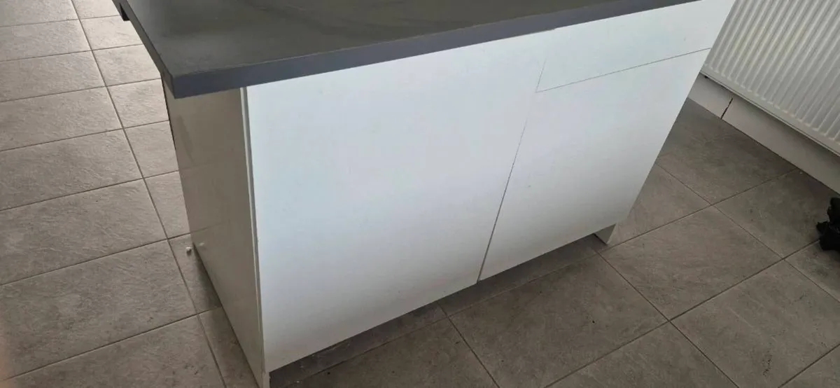 Kitchen island - Image 3