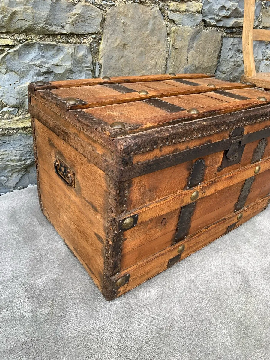Late Victorian antique metal bound wooden chest. - Image 4