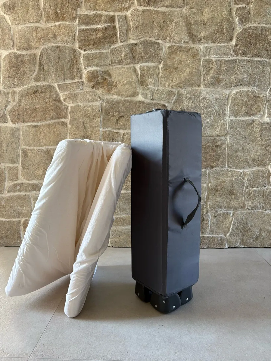 Travel cot