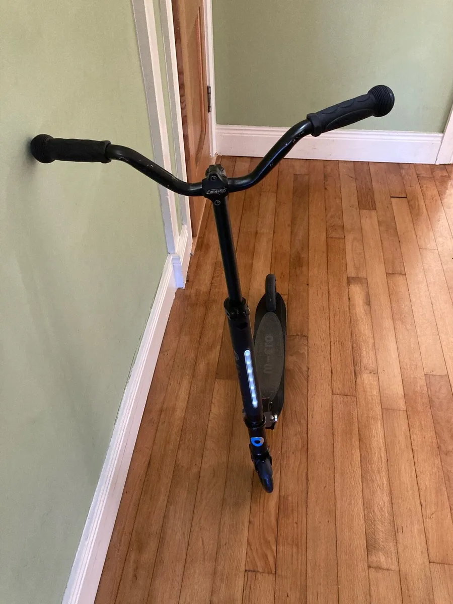 Black Microsprite Scooter - Image 2