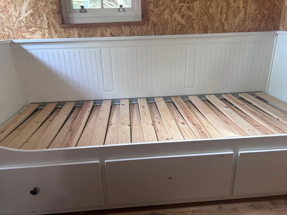 IKEA Style Daybed with Mattress - Image 3