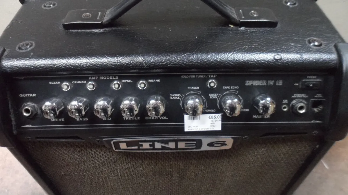 Line 6 Spider IV 15 Watts Amp - Image 2