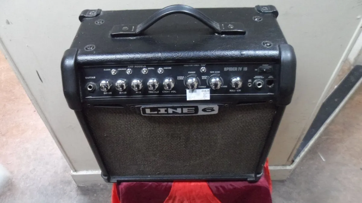 Line 6 Spider IV 15 Watts Amp - Image 3