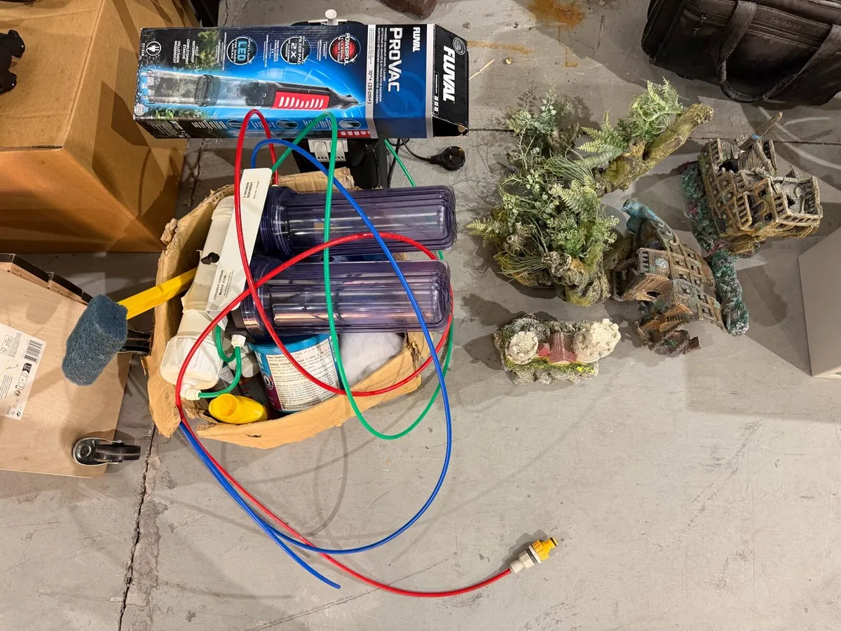 Aquarium Kit - 300L tank. - Image 2