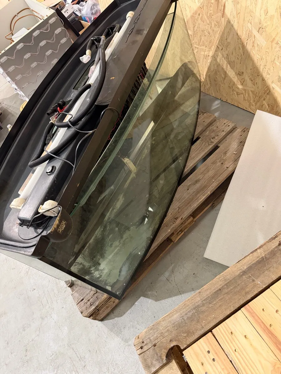 Aquarium Kit - 300L tank. - Image 1