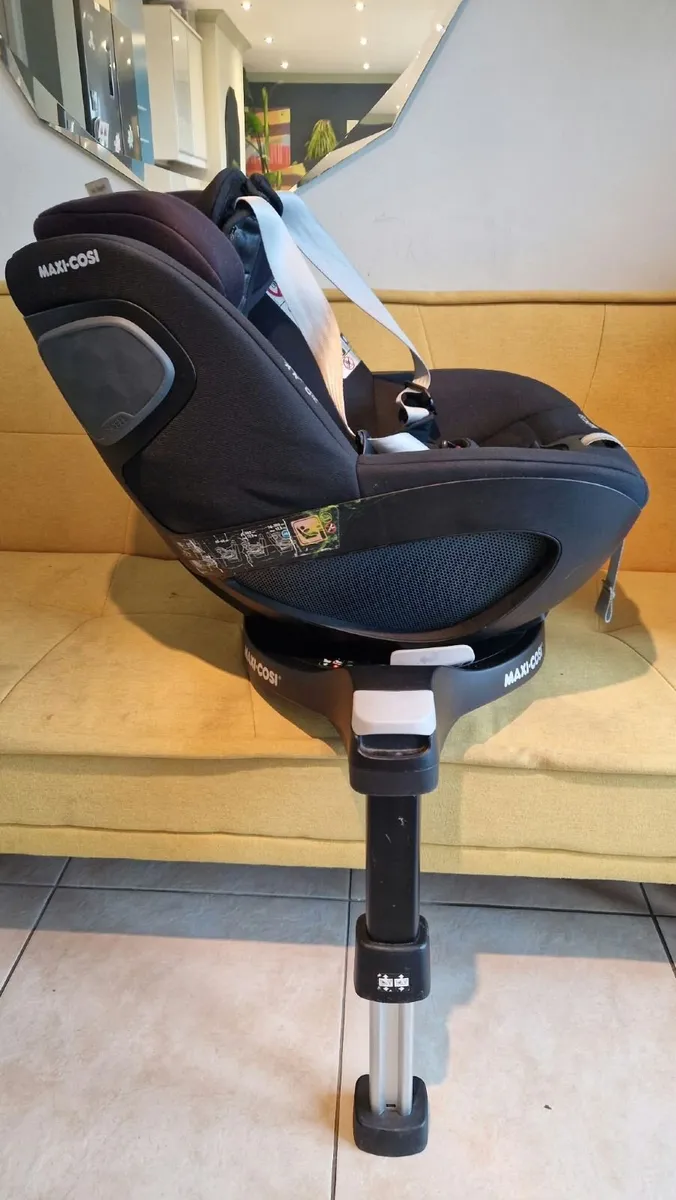 Maxi-Cosi Pearl 360 Car Seat + FamilyFix 360 Base - Image 2