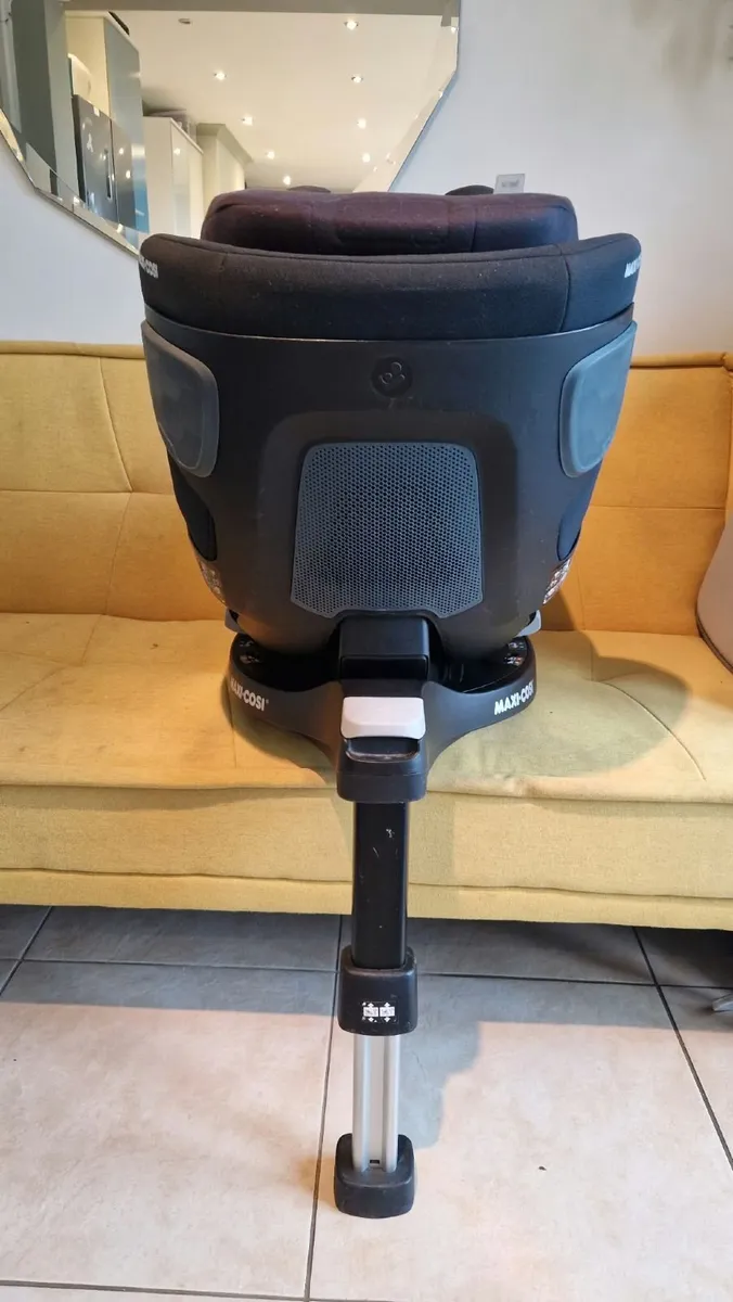 Maxi-Cosi Pearl 360 Car Seat + FamilyFix 360 Base - Image 3
