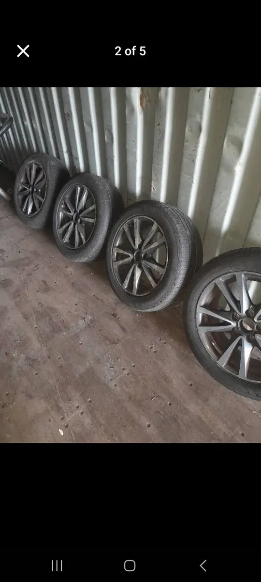 Avensis for parts - Image 4