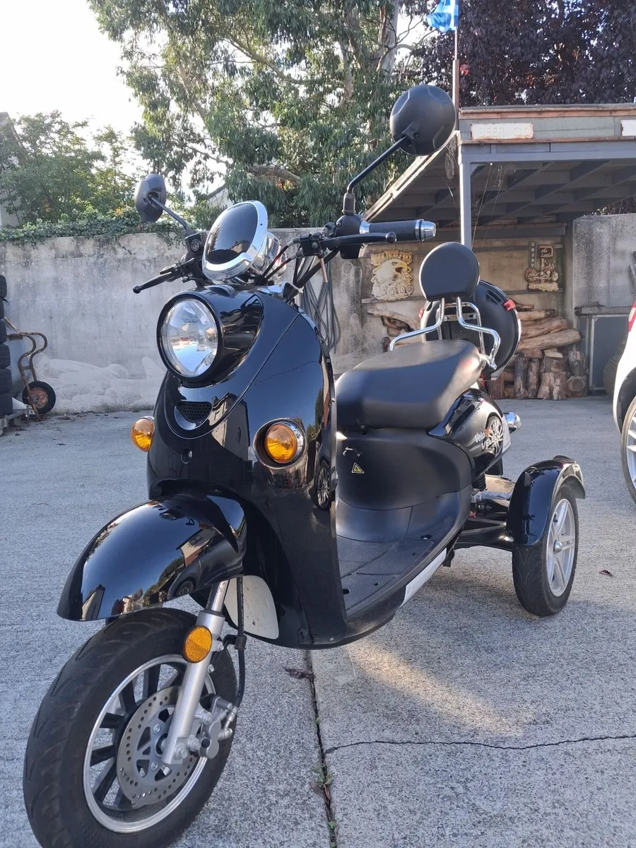 Mobility scooter - Image 1