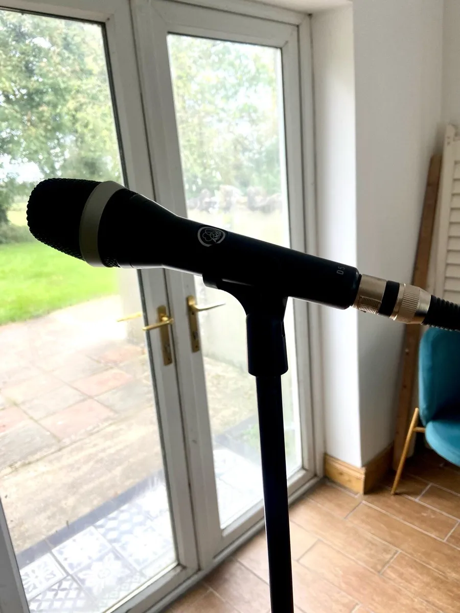 Stand Microphone + Lead - Image 3