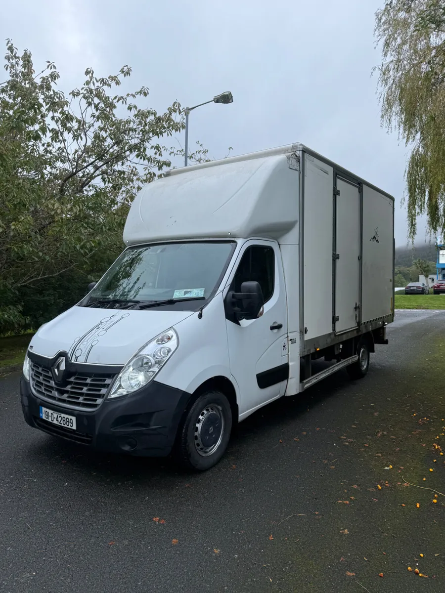 Renault Master 2019 Luton Box Body Tail Lift - Image 3