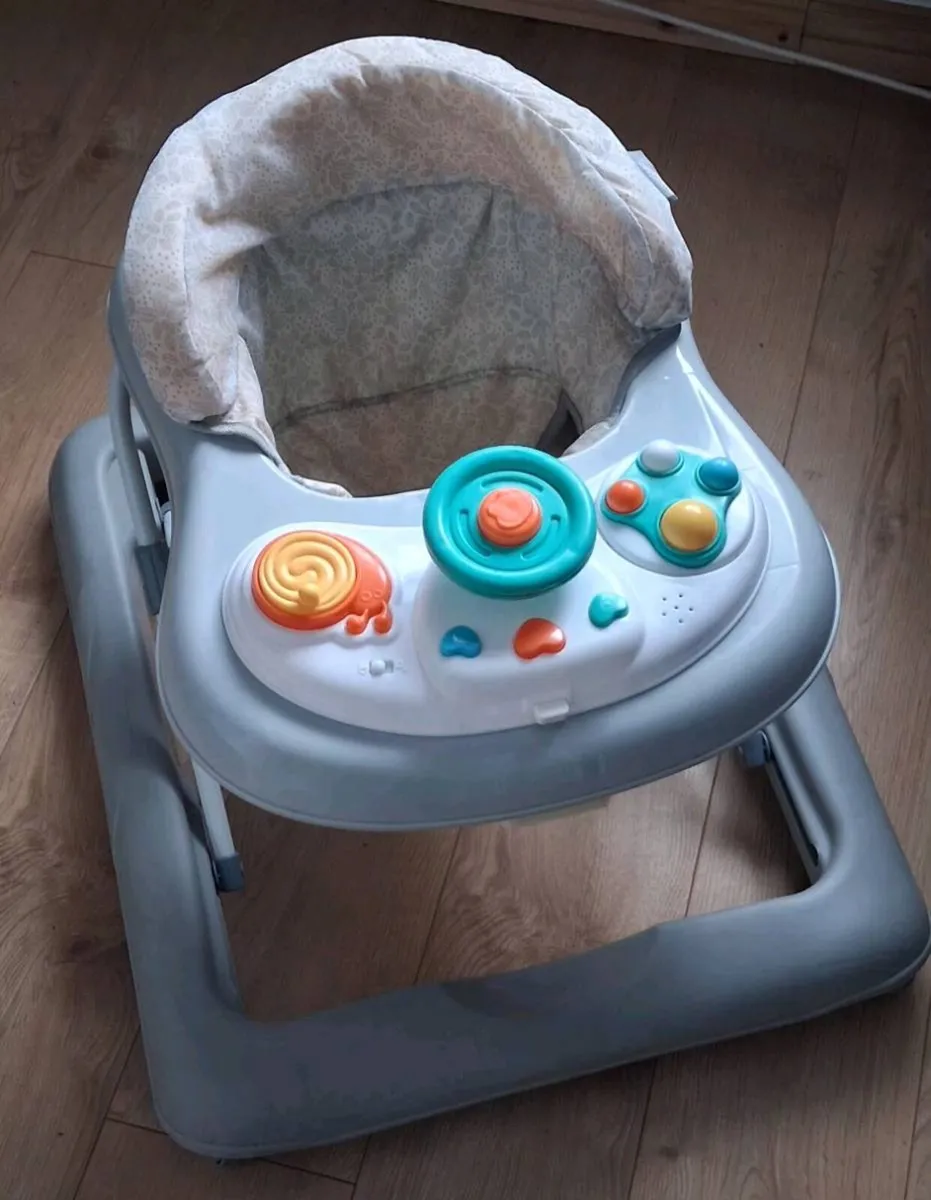 Babylo 2-in1 baby sit in walker - Image 1