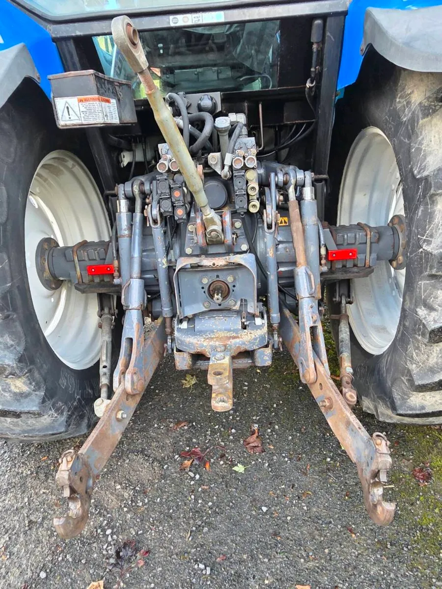 NEWHOLLAND TRACTOR - Image 2