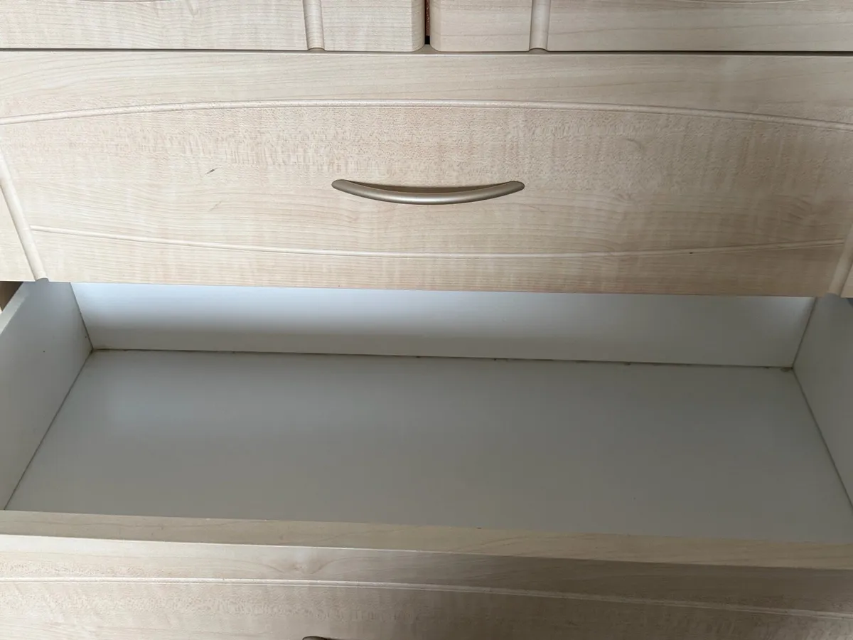 Chest of drawers - Image 2