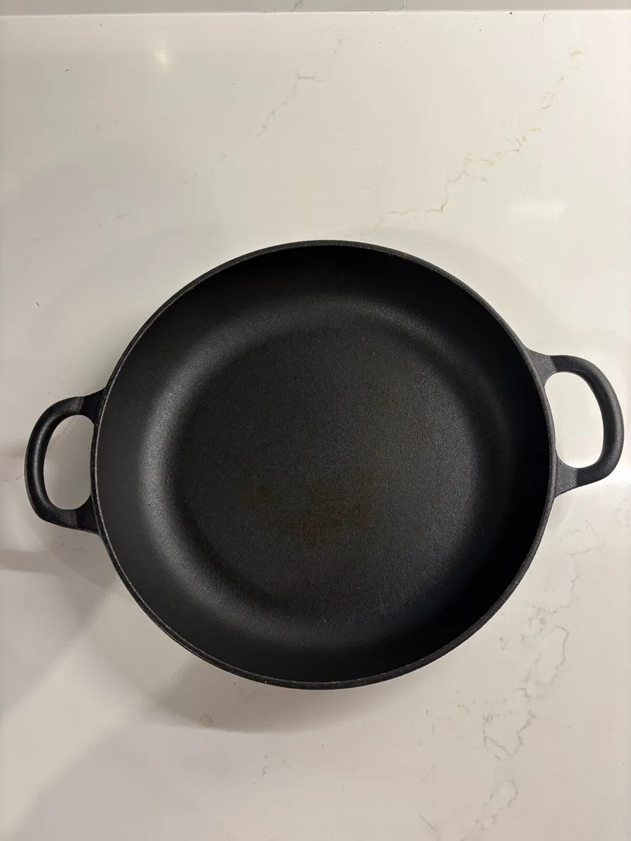 Le creuset shallow casserole braiser - Image 3