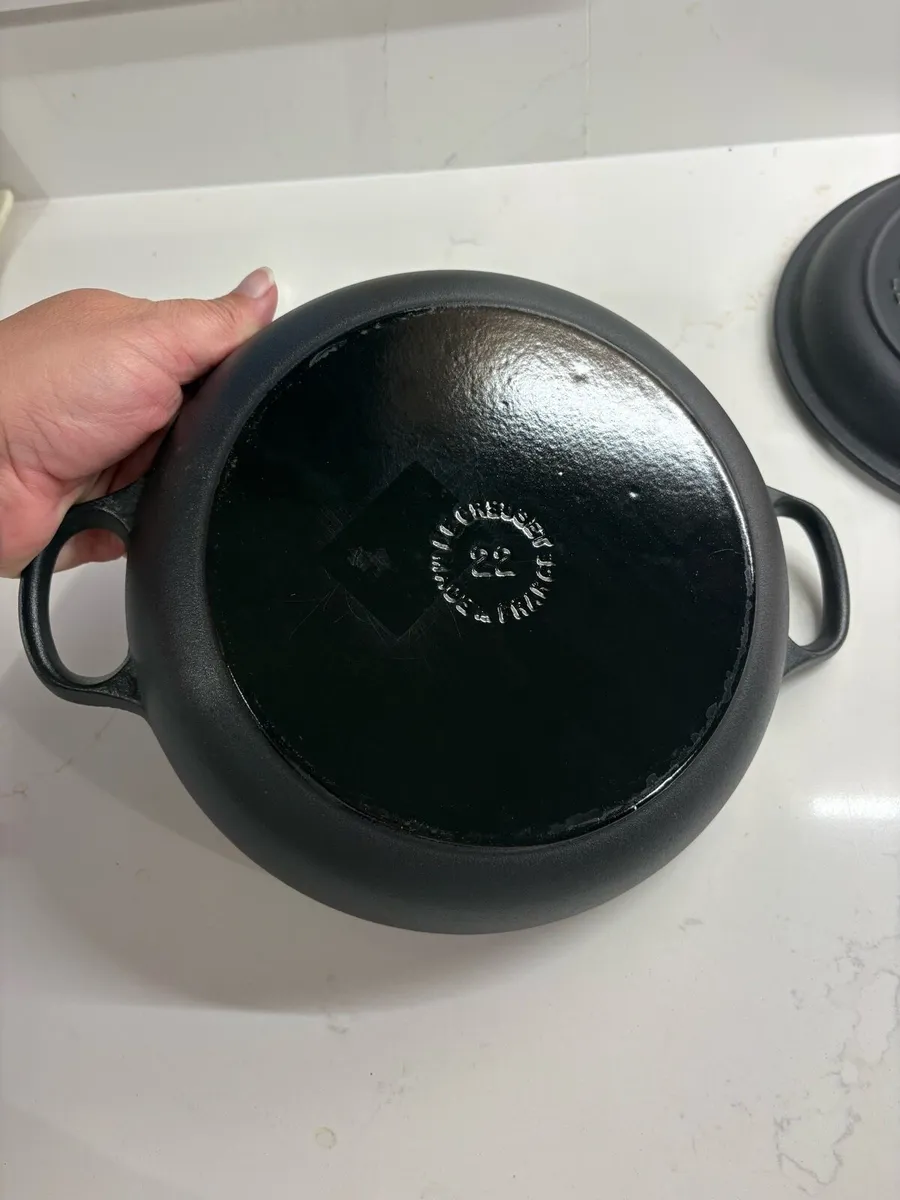 Le creuset shallow casserole braiser - Image 4