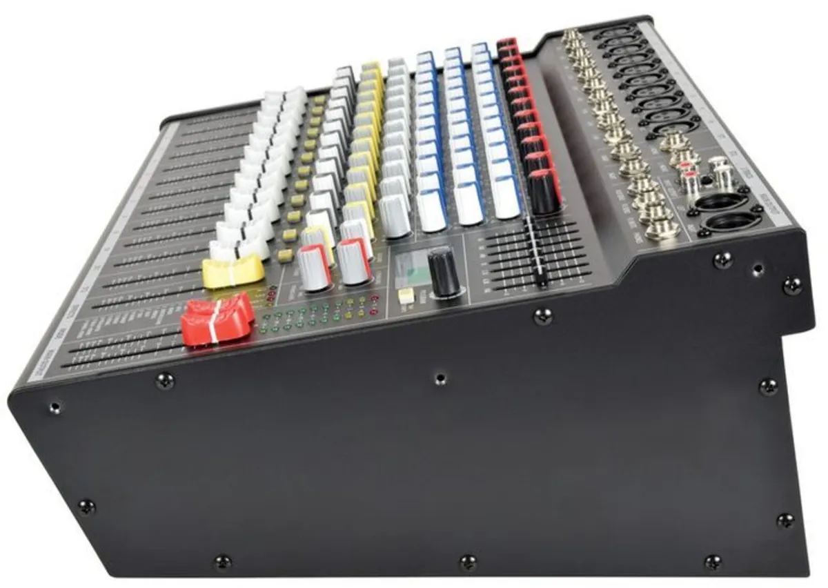 Compact Power Mixer CSP-714 powered mixer 700W - Image 1