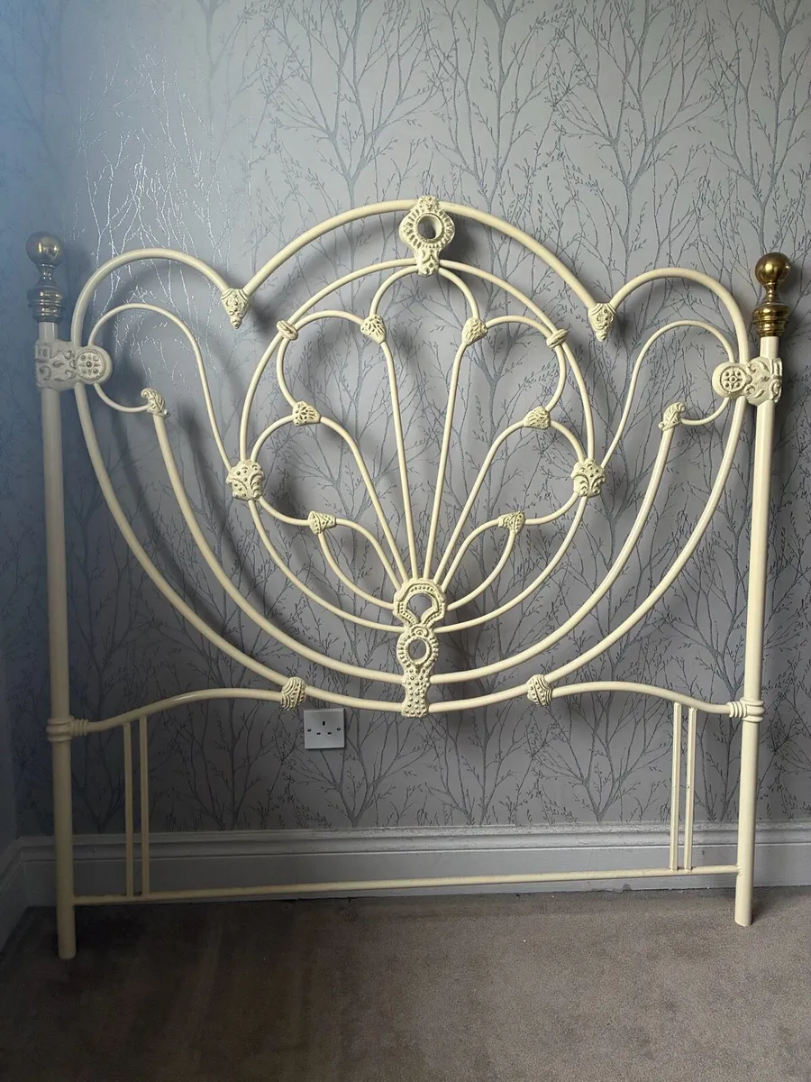 Bed head board - Image 1