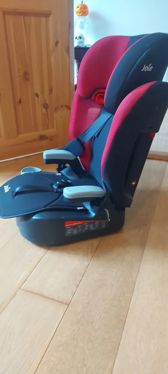 Child Car Seat - Image 1