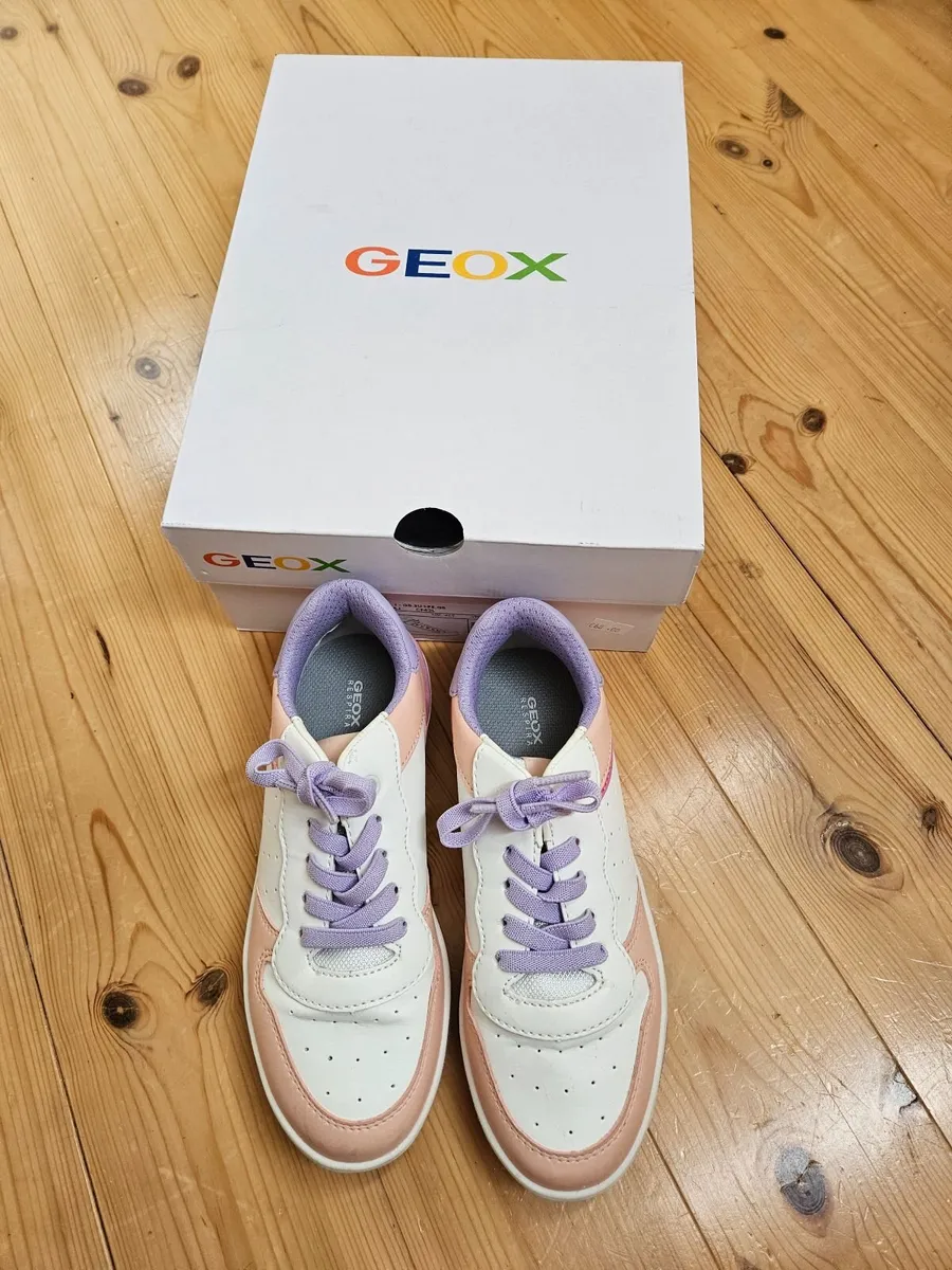 Girls Trainers Size 35 - Image 4