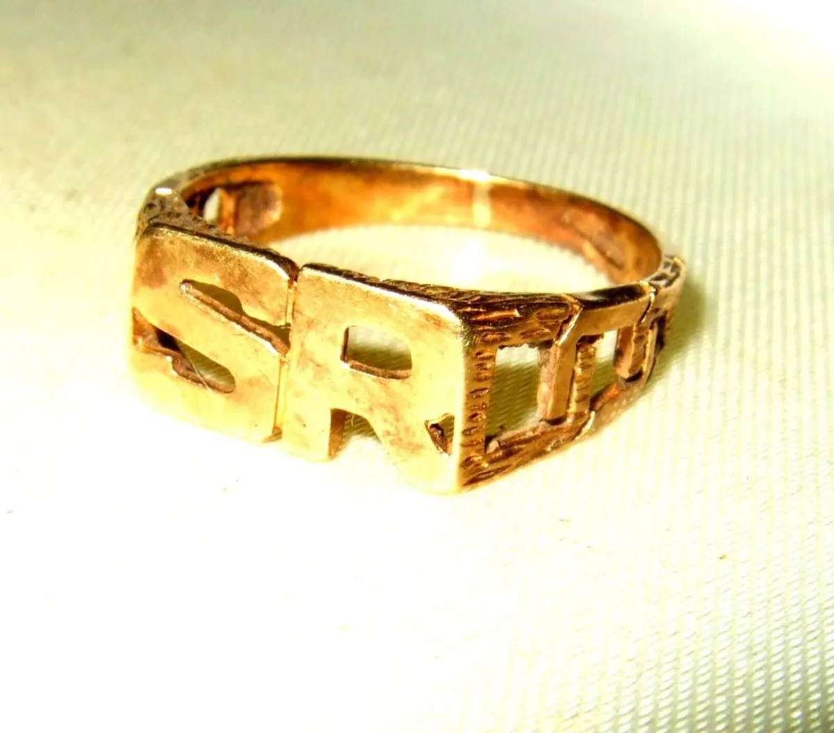 Vintage 9ct Gold 'Street Royalty' (SR) Ring - Image 2