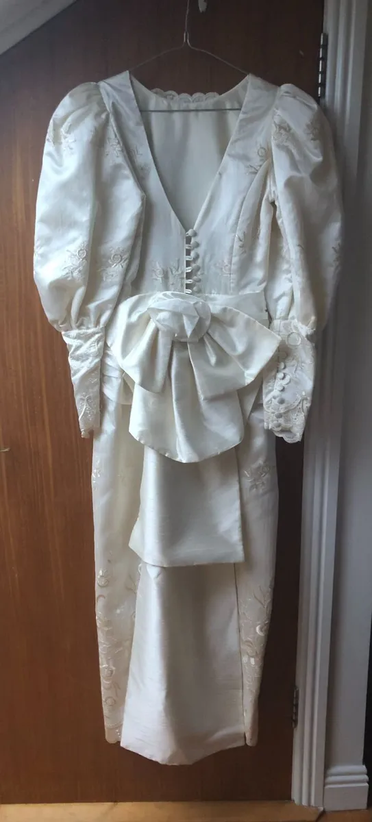 Vintage Wedding Dress - Image 4