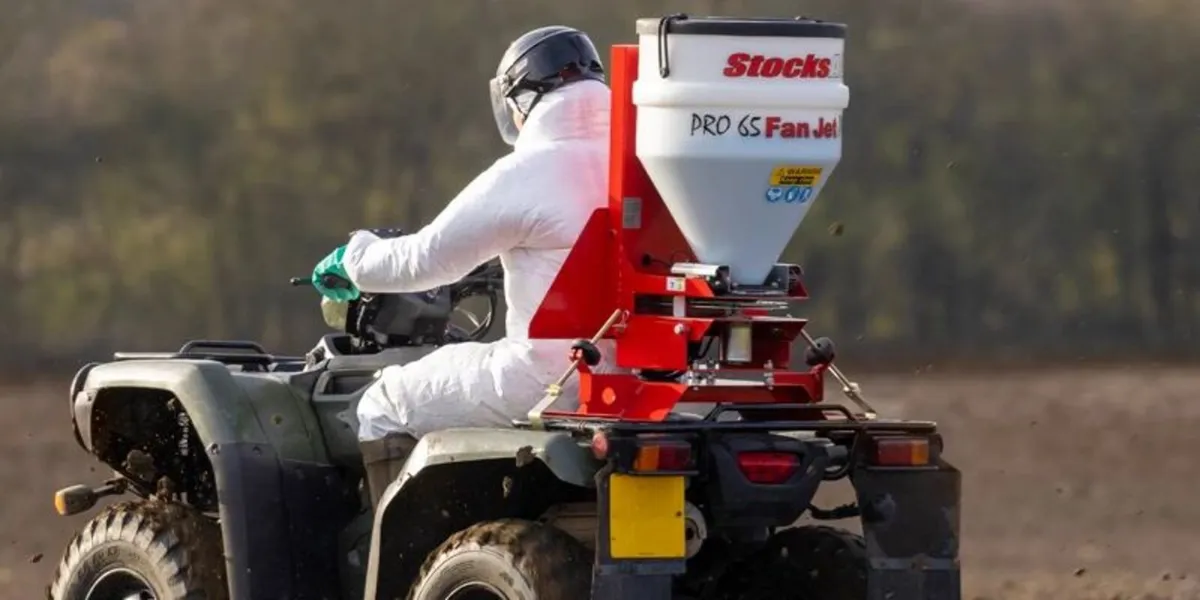 Slug Pelleting Applicator | Stocks Ag Fan Jet Pro - Image 3