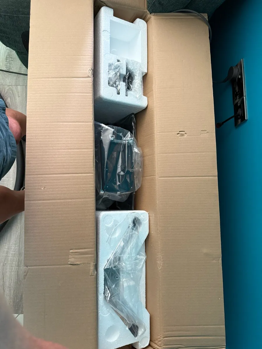 ERGATRON Workfit S Dual sit stand workstation - Image 3