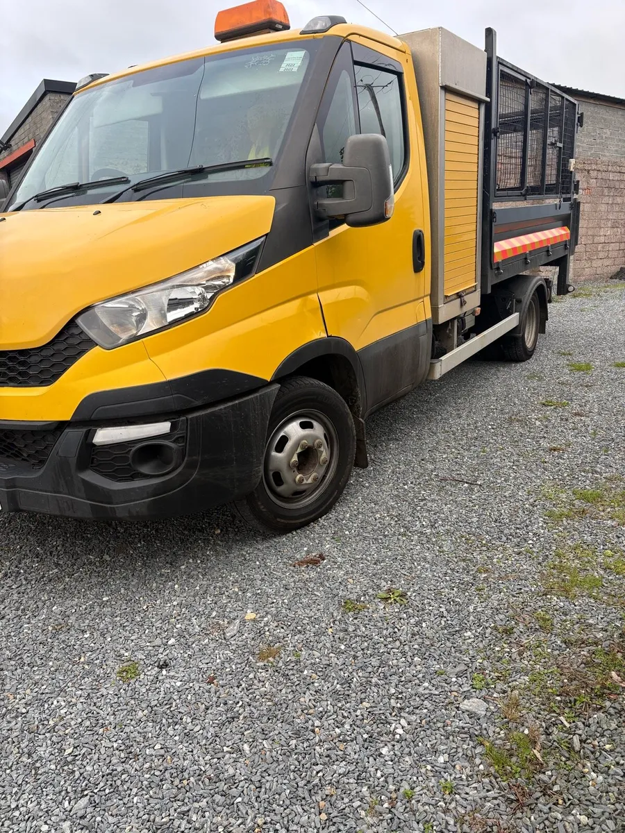 Iveco tipper - Image 2