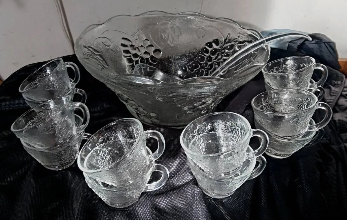 Vintage Romance Punch Bowl Set - Image 1