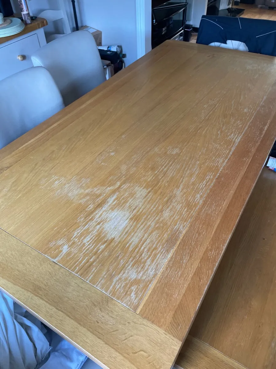 Dining table - Image 1