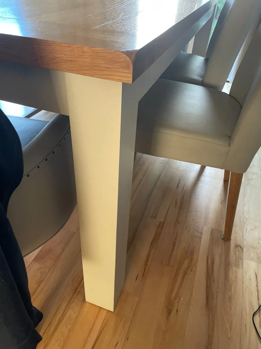 Dining table - Image 4