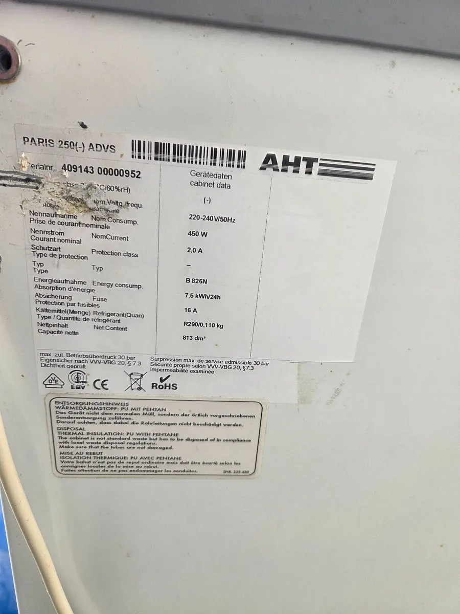 AHT PARIS 250 Commercial Freezer 2.5m - Image 3