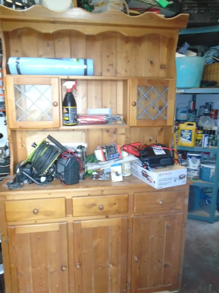 Pine dresser