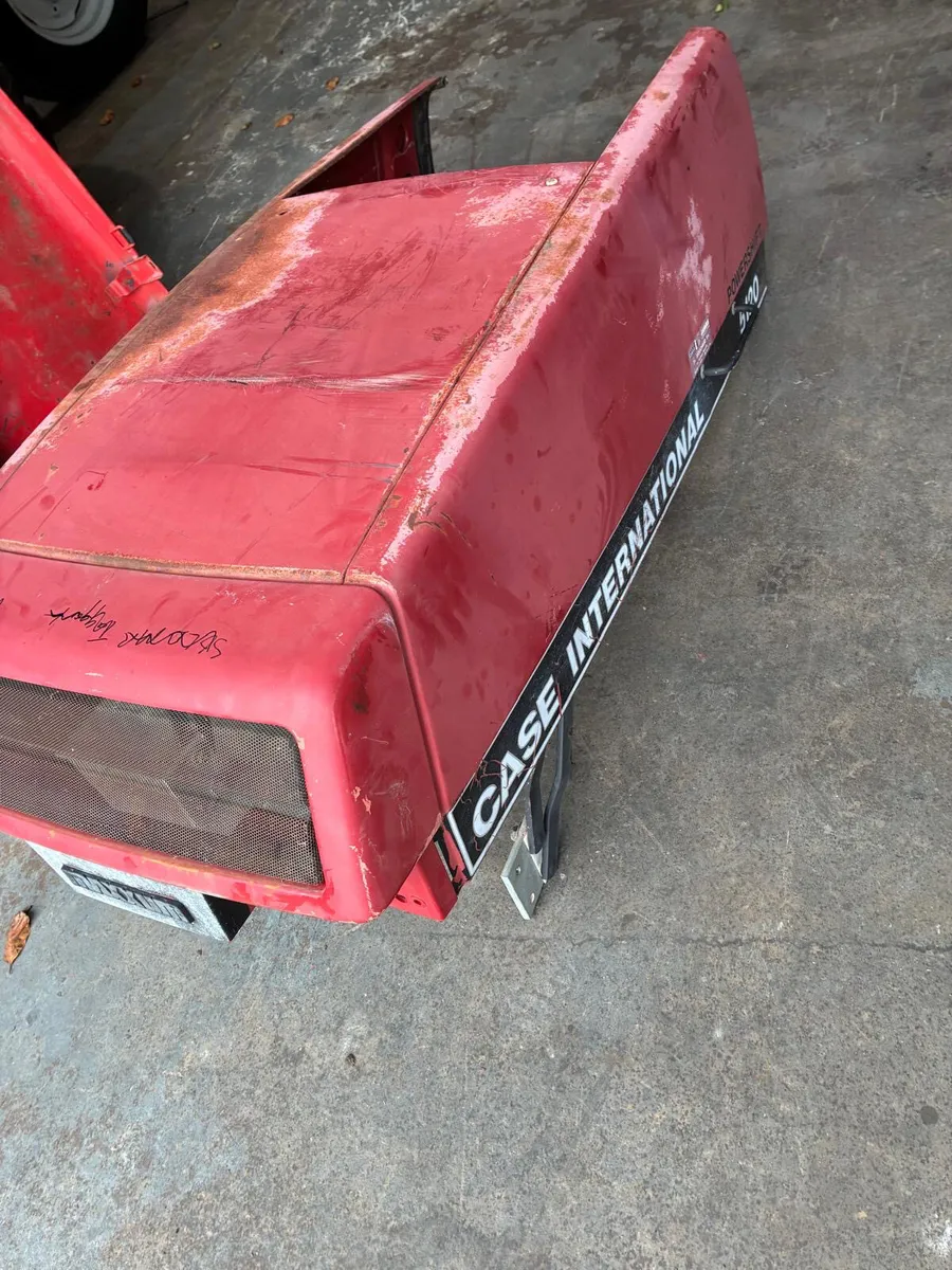 Case 5120 Bonnet - Image 2