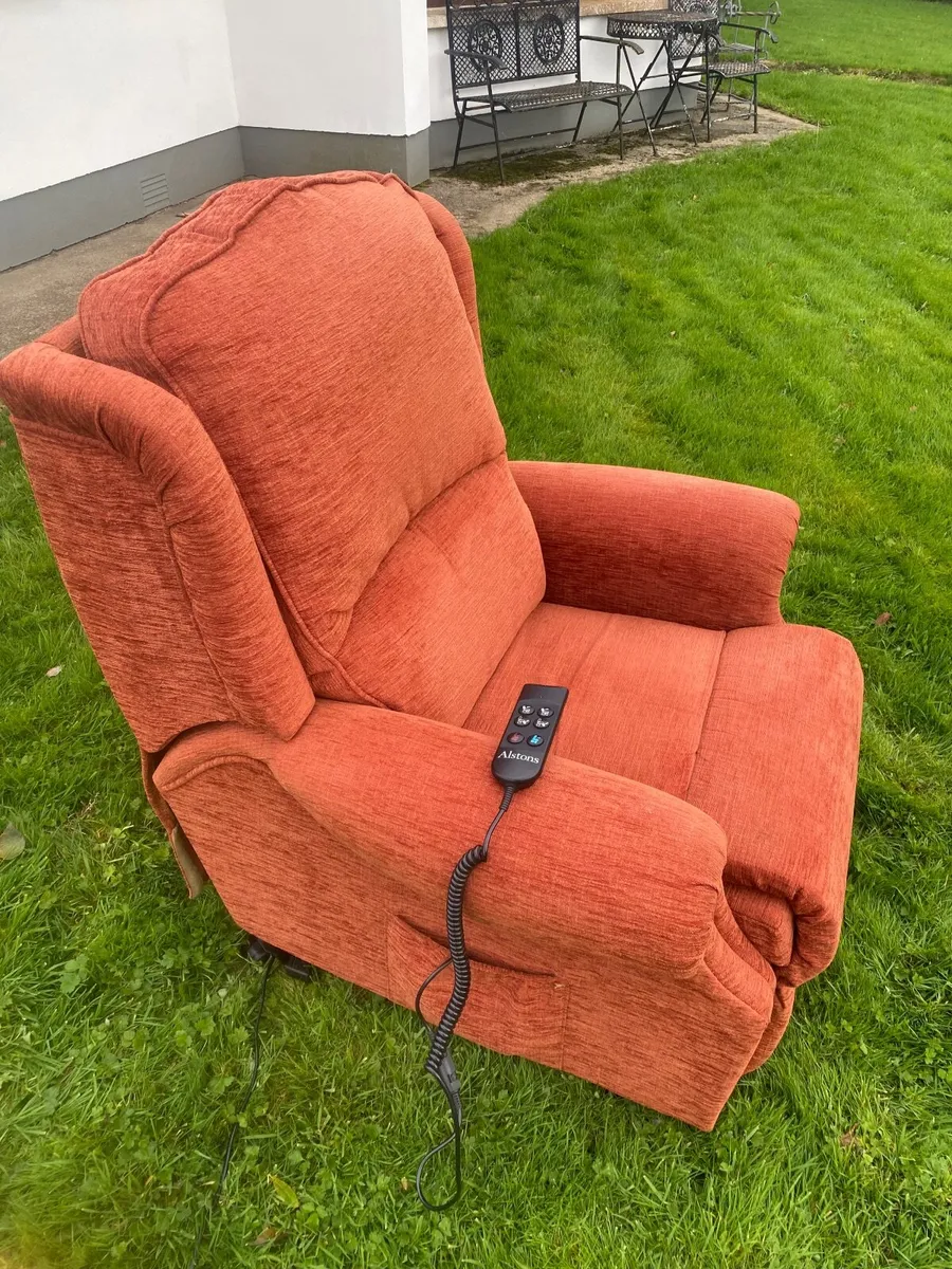 Electric Riser Recliner Mobility Chair 2 Motors - Image 4