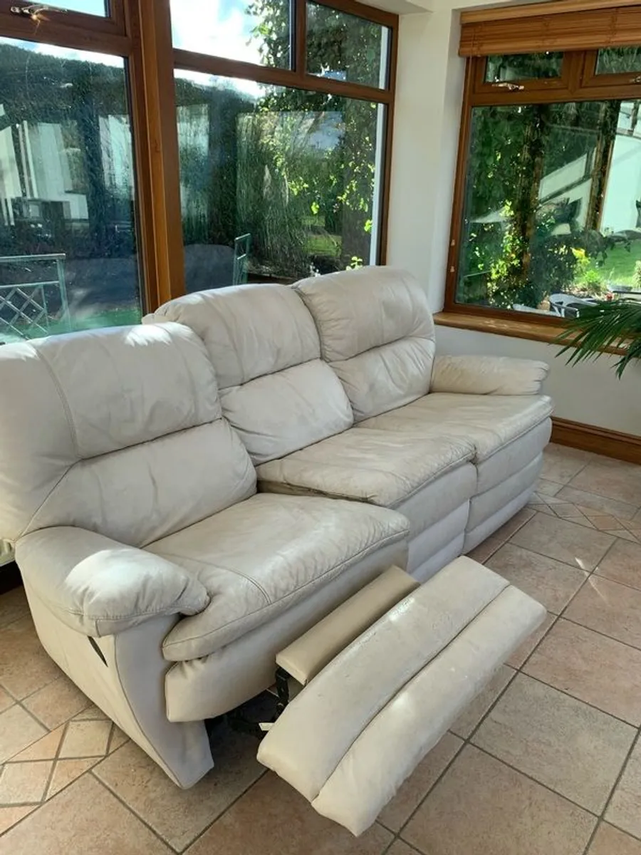 Reclining couch - Image 2