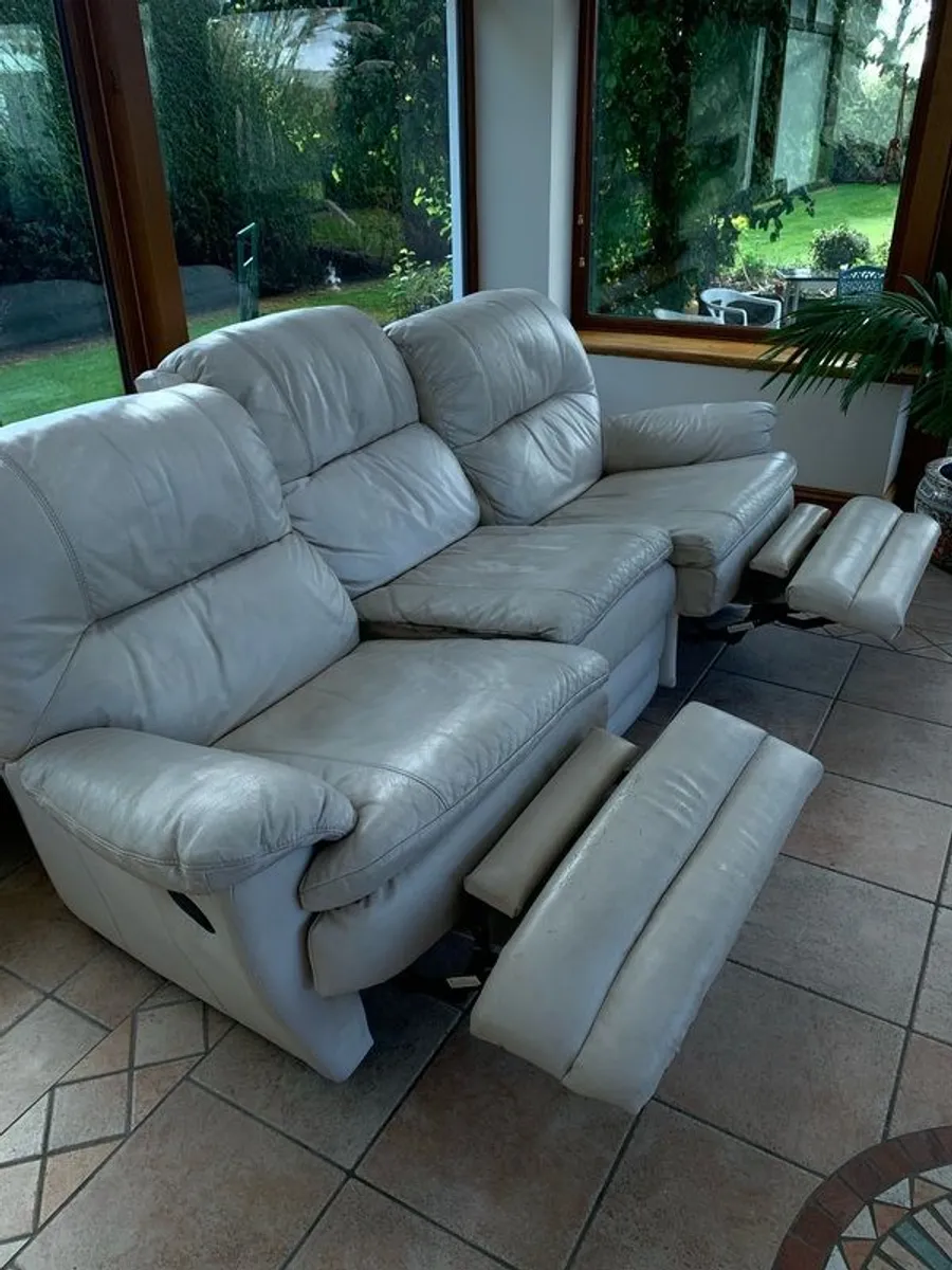 Reclining couch - Image 3