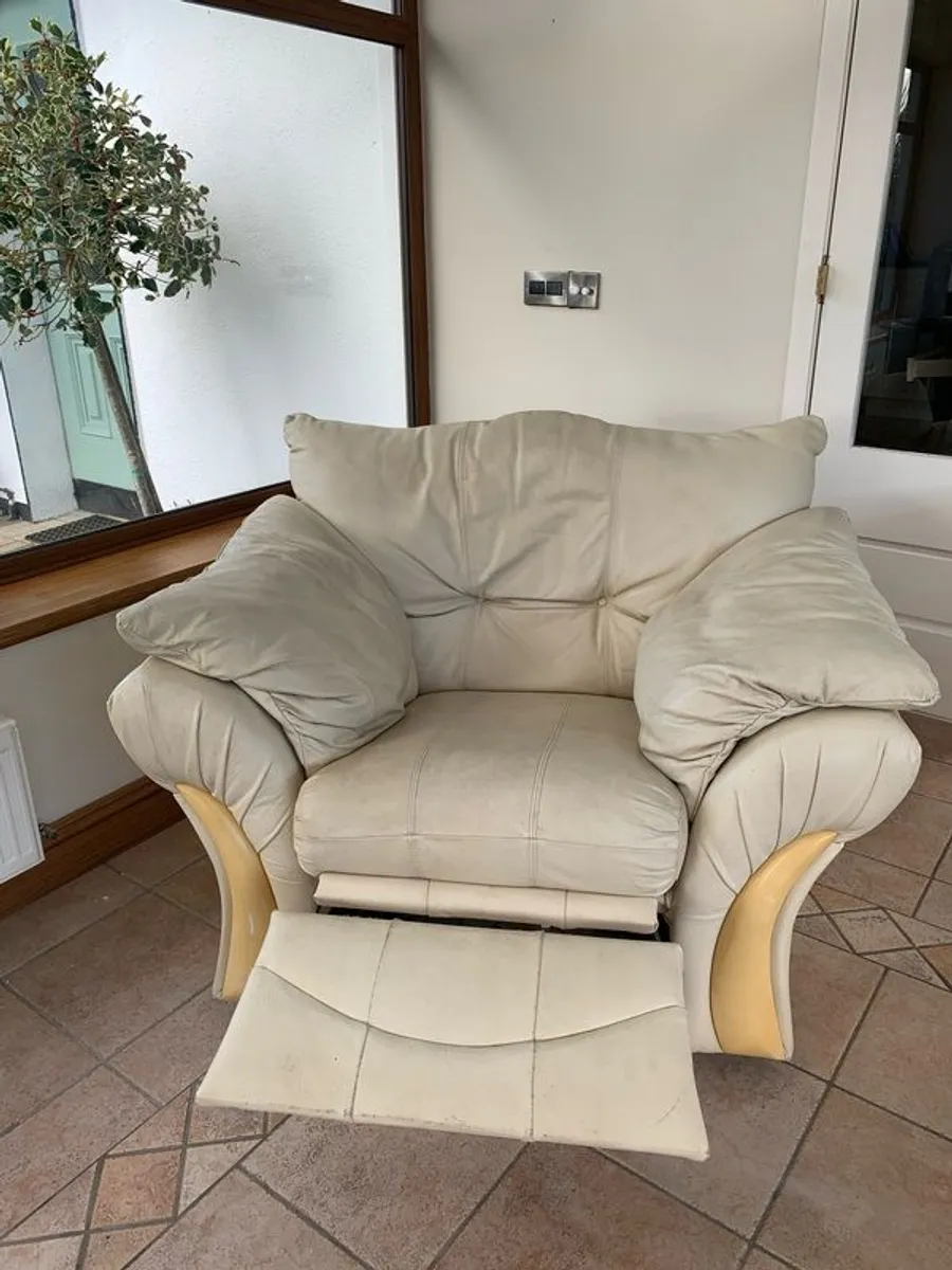 Armchair - Image 2